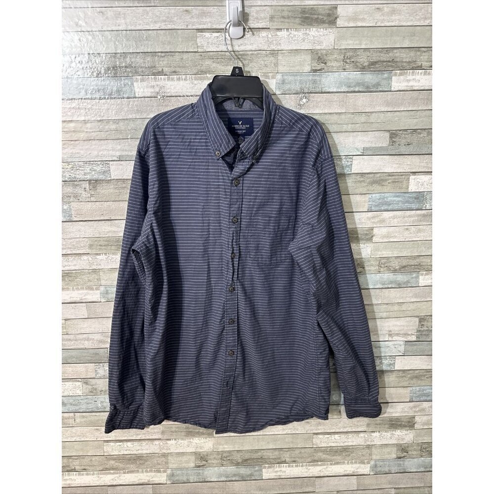 Men’s American Eagle Button Down Dress Shirt Classic Fit Blue Size Medium